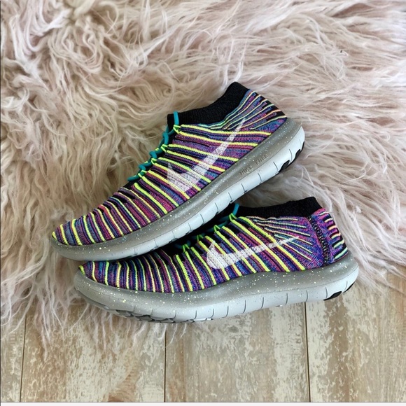 NWT Nike Free RN motion Flyknit - Picture 7 of 8